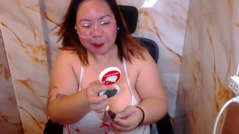 Snapshot of bigtitshotmom chatting on April 3, 9:07 am MARJ online show from April 3, 9:07 am
