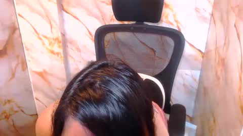 Snapshot of bigtitshotmom chatting on May 8, 9:03 am MARJ online show from May 8, 9:03 am