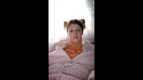 Snapshot of bigtitslala chatting on December 5, 11:30 am bigtitslala online show from December 5, 11:30 am