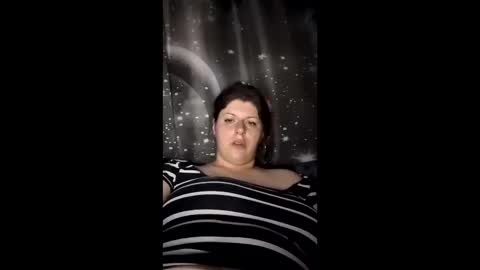 Snapshot of bigtitslala chatting on April 2, 10:51 pm bigtitslala online show from April 2, 10:51 pm