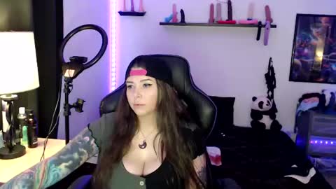 Nichole lights online show from June 8, 8:20 pm