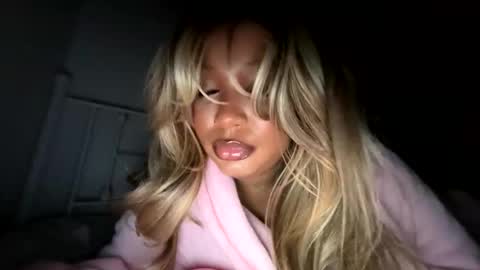 Snapshot of bigtittienyx chatting on November 20, 8:03 am bigtittienyx online show from November 20, 8:03 am