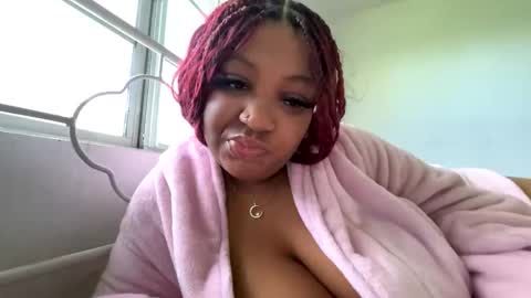 Snapshot of bigtittienyx chatting on February 17, 8:59 pm bigtittienyx online show from February 17, 8:59 pm