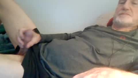 Snapshot of bigwebone chatting on December 4, 4:10 am Bigwebone online show from December 4, 4:10 am