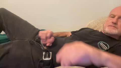 Snapshot of bigwebone chatting on October 17, 11:51 pm Bigwebone online show from October 17, 11:51 pm