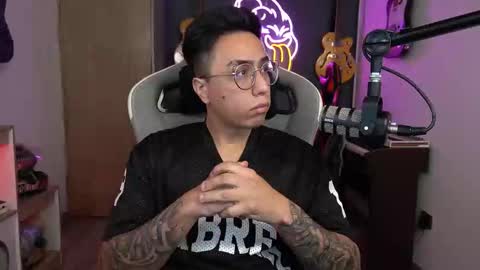 Snapshot of bigxboy96 chatting on November 7, 7:19 am bigxboy96 online show from November 7, 7:19 am