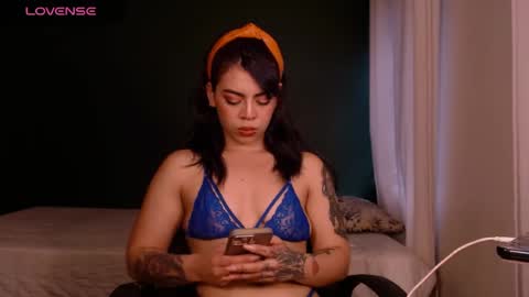 Snapshot of biigbooty_ chatting on March 26, 4:23 pm biigbooty_ online show from March 26, 4:23 pm