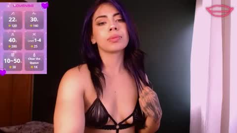 Snapshot of biigbooty_ chatting on May 25, 4:57 pm biigbooty_ online show from May 25, 4:57 pm