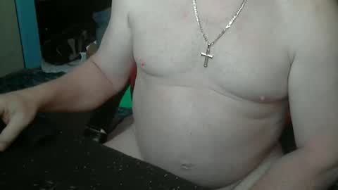 Snapshot of bijockguy69 chatting on April 7, 4:18 pm Bijockguy69 online show from April 7, 4:18 pm