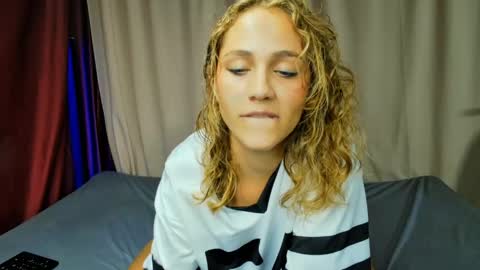 hi  soy   natural girl biki online show from June 7, 1:54 am