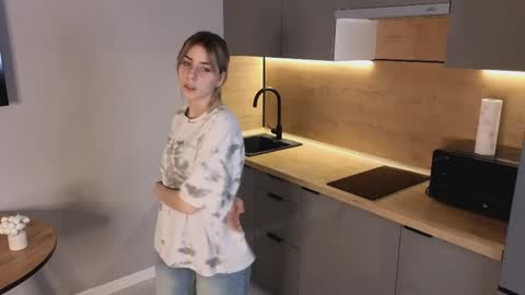 Milla online show from April 3, 6:11 am