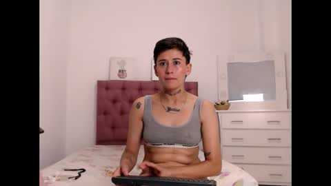 billielovee online show from March 14, 2:33 pm