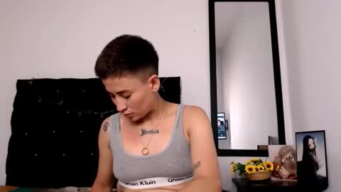 billielovee online show from March 25, 3:18 pm