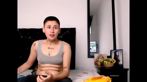 billielovee online show from March 27, 2:06 pm