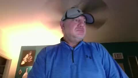 Snapshot of billjames55 chatting on April 12, 11:32 pm billjames55 online show from April 12, 11:32 pm