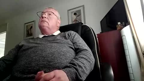 billlllllyb online show from May 14, 9:27 am