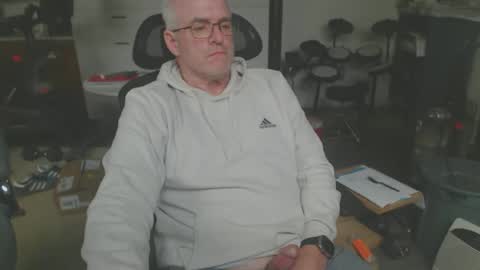 Snapshot of billp750876 chatting on April 26, 2:48 pm billp750876 online show from April 26, 2:48 pm