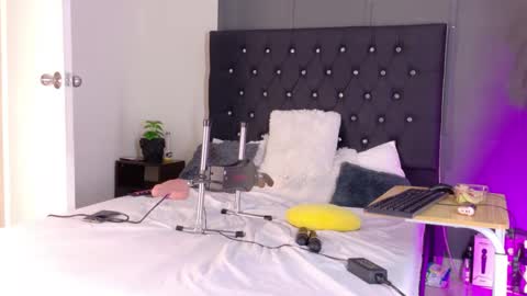 Billie online show from September 13, 5:02 pm