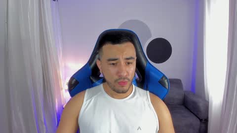 Snapshot of bilyryan1 chatting on December 1, 4:29 pm Nick Moca online show from December 1, 4:29 pm