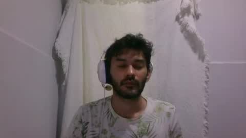 binhodm1 online show from December 3, 7:54 am