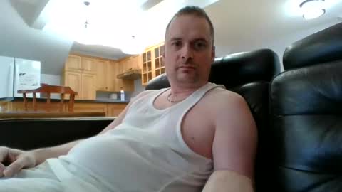 Snapshot of bird8888 chatting on September 22, 1:46 pm bird8888 online show from September 22, 1:46 pm