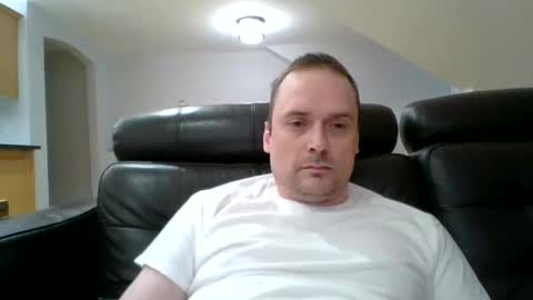 Snapshot of bird8888 chatting on October 8, 8:17 pm bird8888 online show from October 8, 8:17 pm