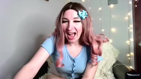 birdie_kiss online show from March 2, 6:04 pm