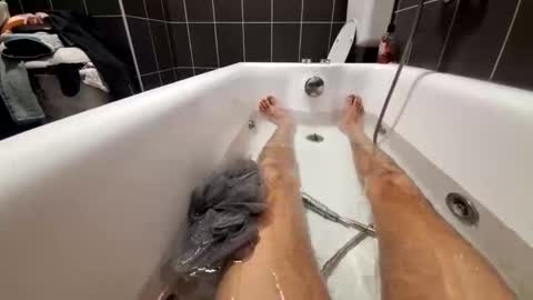 Snapshot of bisexdadd chatting on January 22, 5:28 pm bisexdadd online show from January 22, 5:28 pm