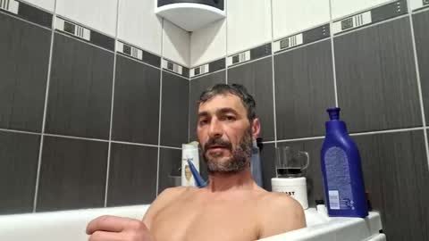 Snapshot of bisexdadd chatting on January 31, 5:40 am bisexdadd online show from January 31, 5:40 am