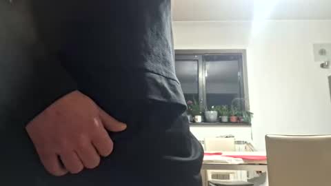 Snapshot of bisexdadd chatting on February 9, 3:32 am bisexdadd online show from February 9, 3:32 am