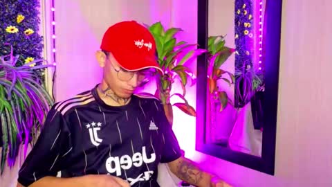  ..  .. online show from October 18, 6:08 pm