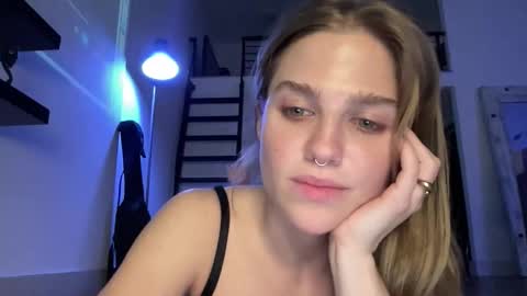 Snapshot of bitemebitcch chatting on February 15, 10:47 am bitemebitcch online show from February 15, 10:47 am