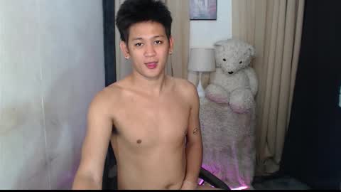 Snapshot of bj_alex31 chatting on March 31, 3:56 pm alex online show from March 31, 3:56 pm