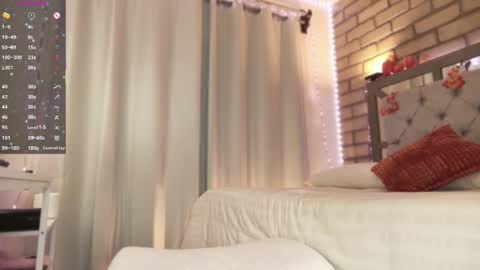 Snapshot of bl_cos chatting on November 4, 5:28 am Biel online show from November 4, 5:28 am