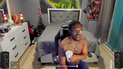 Plant Base Streamers From Pennsylvania online show from January 4, 11:17 pm