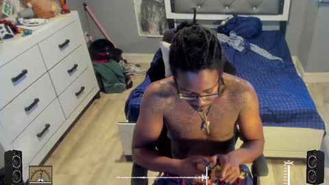 Plant Base Streamers From Pennsylvania online show from September 11, 10:54 pm