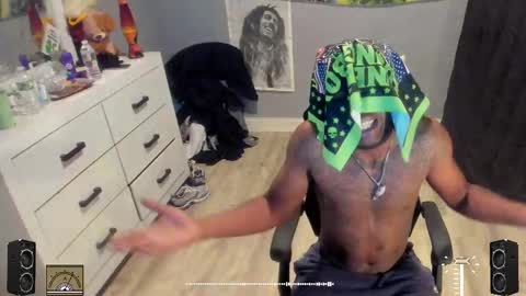 Plant Base Streamers From Pennsylvania online show from September 29, 10:25 pm