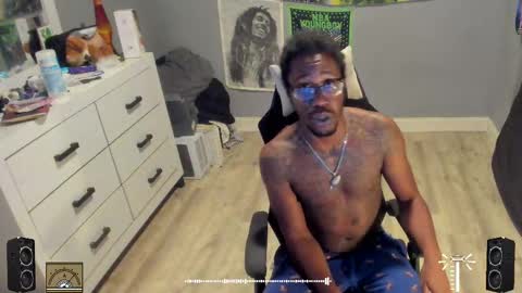 Plant Base Streamers From Pennsylvania online show from October 21, 12:11 am