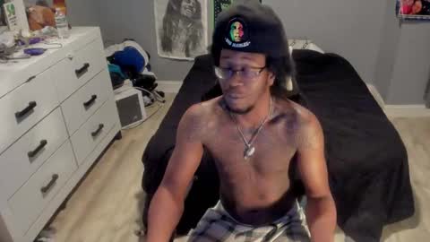 Plant Base Streamers From Pennsylvania online show from November 29, 11:52 pm