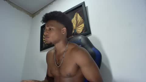 Snapshot of black_dicck chatting on February 1, 5:26 pm tu morenito online show from February 1, 5:26 pm