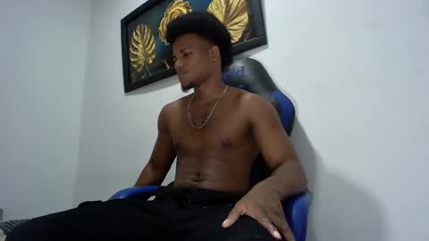Snapshot of black_dicck chatting on February 3, 5:56 pm tu morenito online show from February 3, 5:56 pm