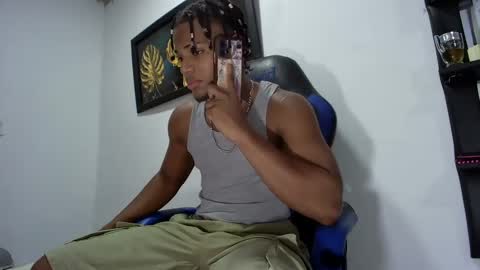 Snapshot of black_dicck chatting on February 16, 5:15 pm tu morenito online show from February 16, 5:15 pm