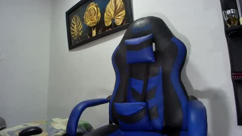 Snapshot of black_dicck chatting on February 16, 8:22 pm tu morenito online show from February 16, 8:22 pm