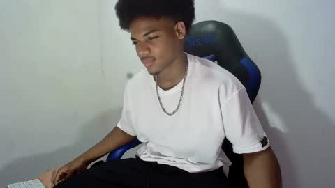 Snapshot of black_dicck chatting on September 10, 4:40 pm tu morenito online show from September 10, 4:40 pm