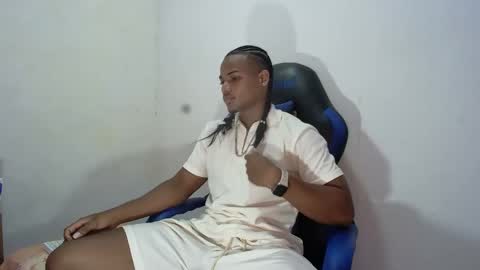 Snapshot of black_dicck chatting on September 13, 5:57 pm tu morenito online show from September 13, 5:57 pm
