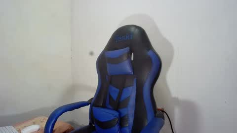 Snapshot of black_dicck chatting on September 15, 4:29 pm tu morenito online show from September 15, 4:29 pm