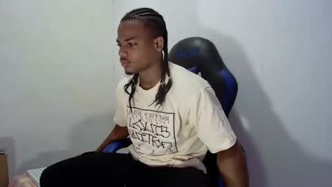 Snapshot of black_dicck chatting on September 18, 5:26 pm tu morenito online show from September 18, 5:26 pm