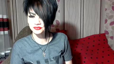 black_hot_01 online show from December 3, 10:29 pm