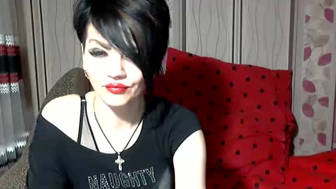 black_hot_01 online show from December 4, 11:13 pm