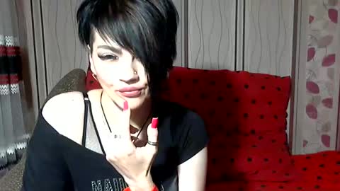 black_hot_01 online show from December 6, 6:26 am